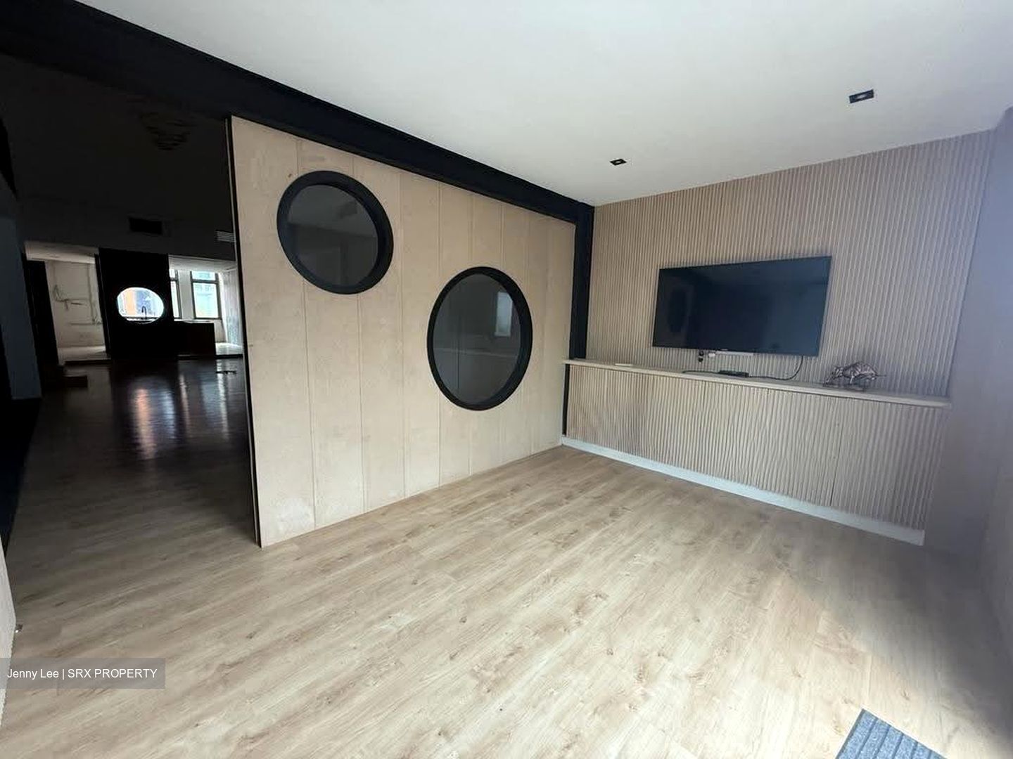 Enterprise Hub (D22), Factory #635878361